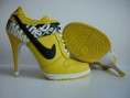 /album/fotogaleria/nike-high-heels-dunk-sb-yellow-boots-370-large-jpg/